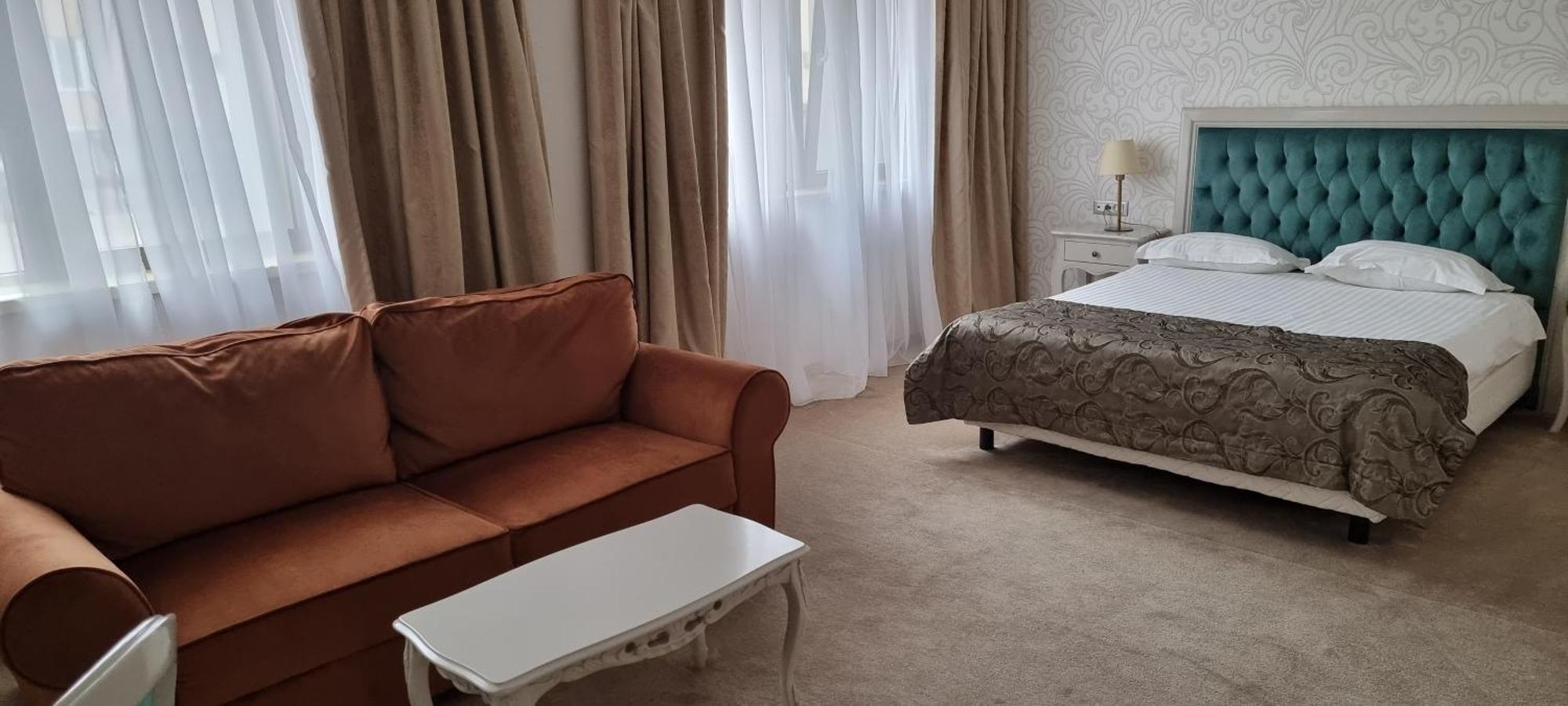 Hotel Roman By Dumbrava Business Resort Kültér fotó