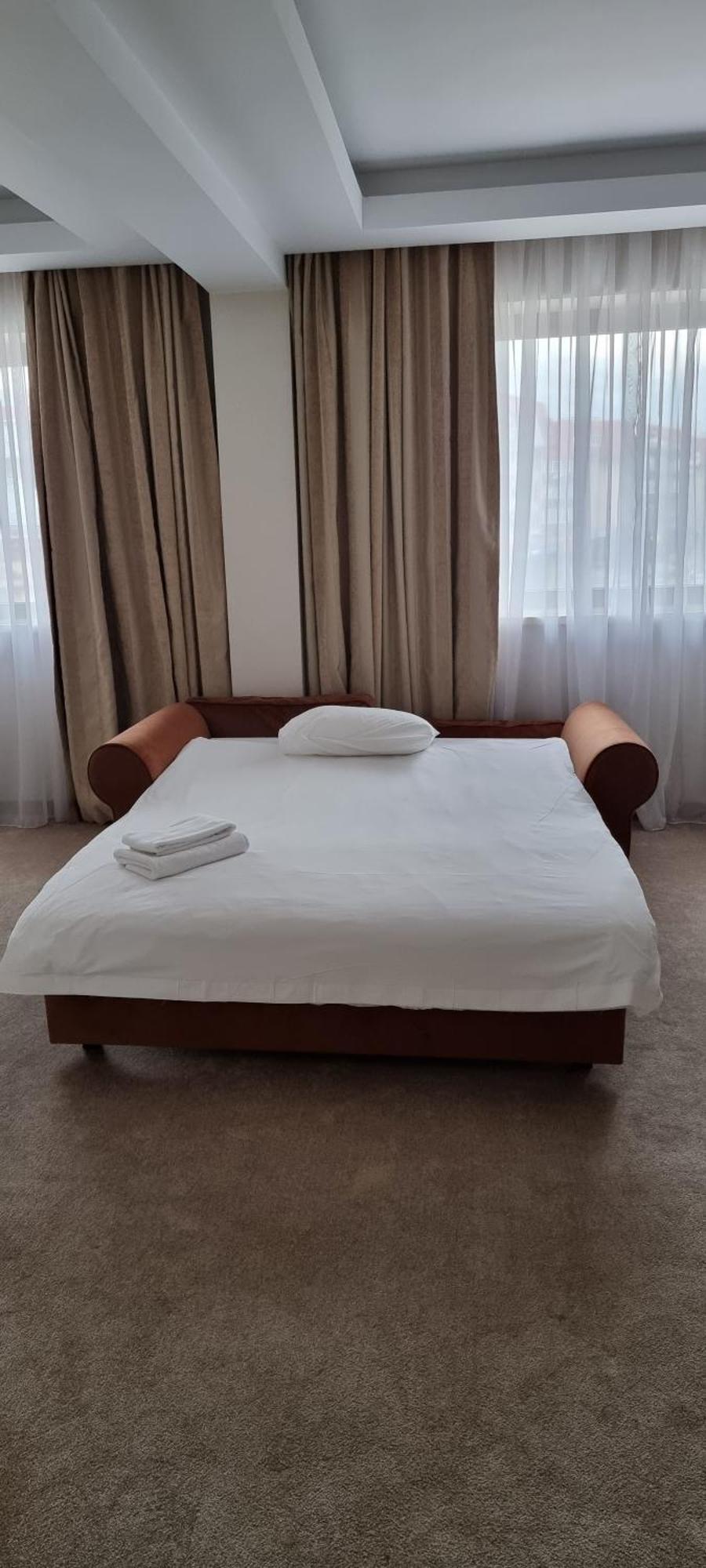 Hotel Roman By Dumbrava Business Resort Kültér fotó